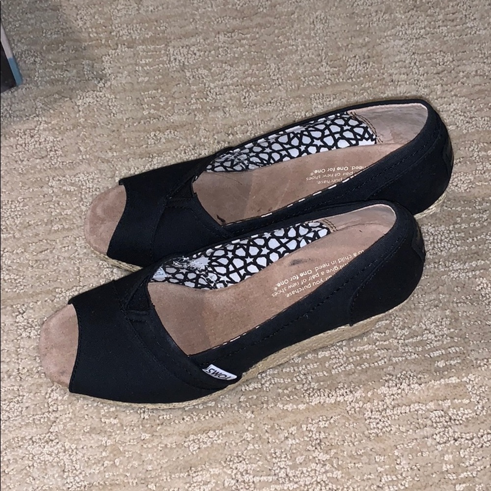 TOMS black wedges size 7
